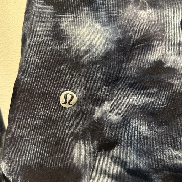 Lululemon Spring/Rain Jacket - LIKE NEW - Picture 3 of 4